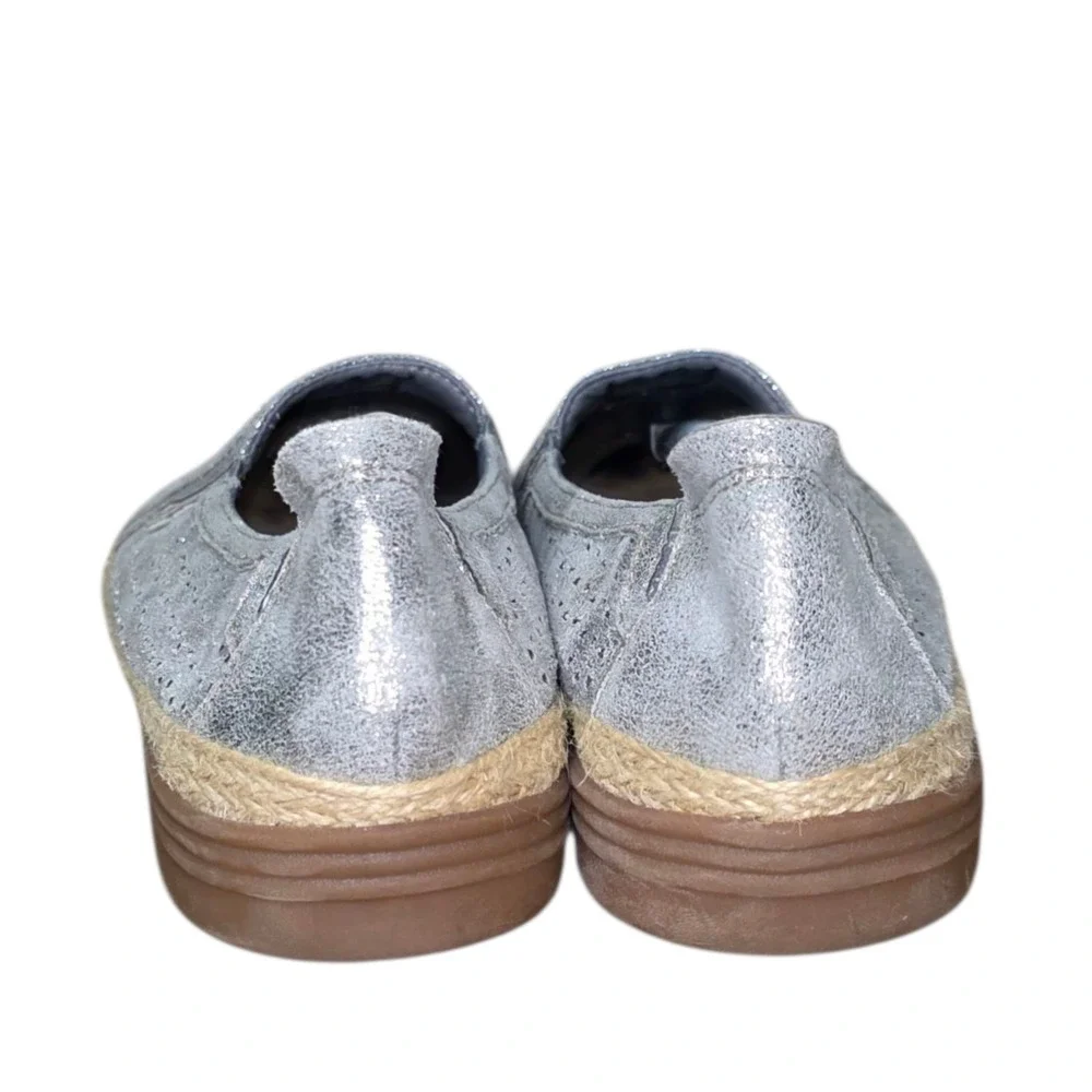 Clarks Womens Size 9 Metallic Silver Leather Slip On Espadrille Loafers